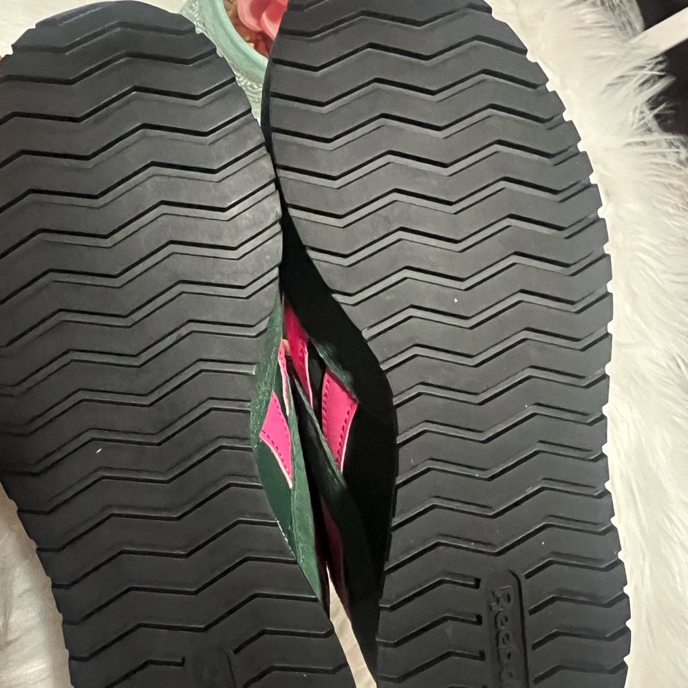 Reebok
Classic AZ - Picture 4 of 4